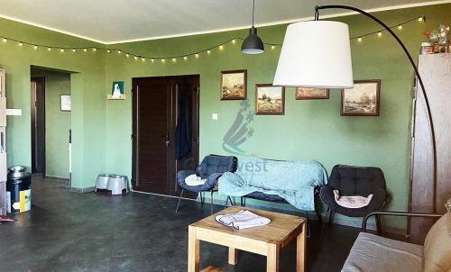 Description of image