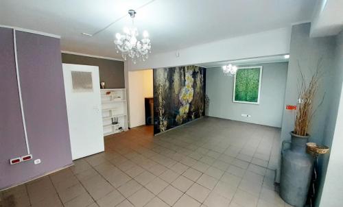 Description of image