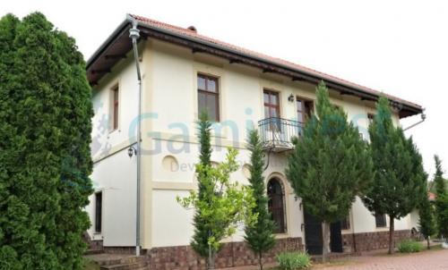 Description of image