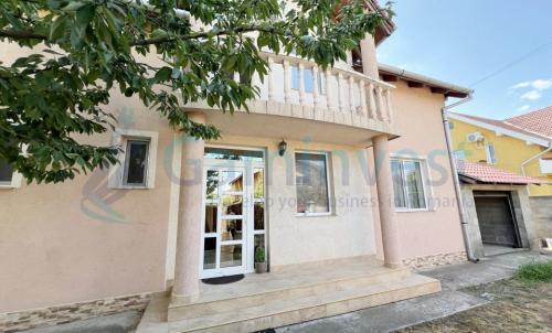 Description of image