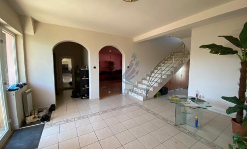 Description of image