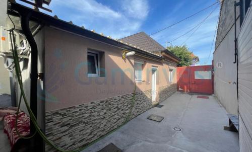 Description of image