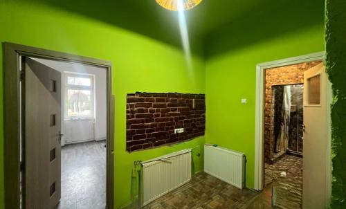 Description of image