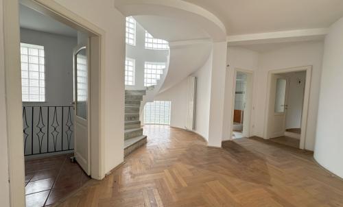 Description of image