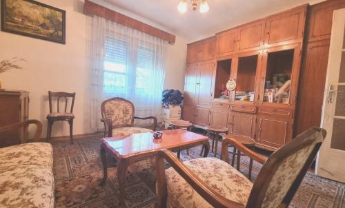 Description of image