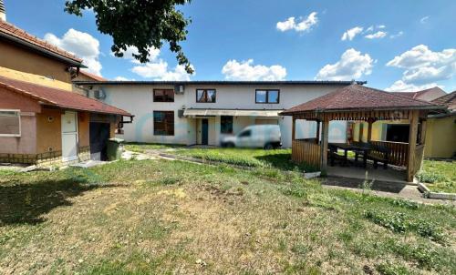 Description of image