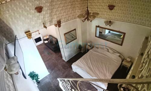 Description of image