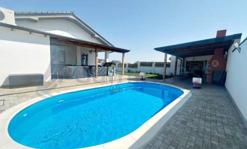 Description of image