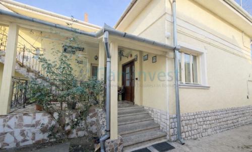 Description of image