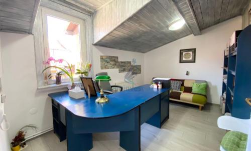 Description of image