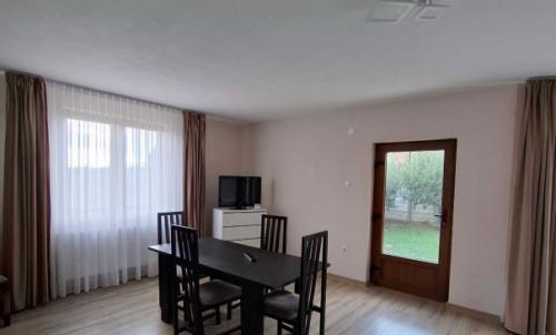 Description of image