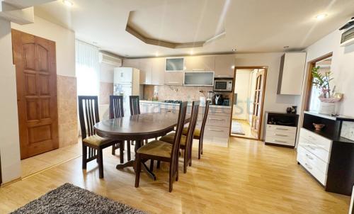 Description of image