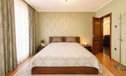 Description of image