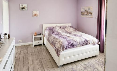 Description of image